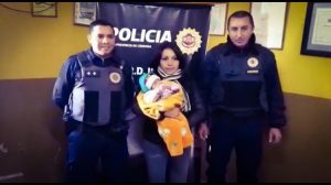 Policia de dean funes salvan a beba