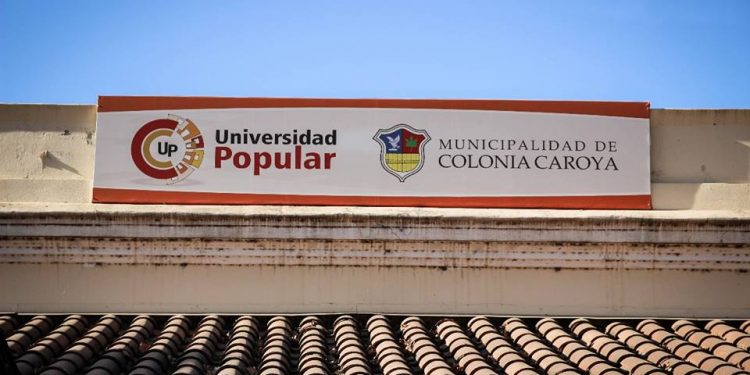 Universidad popular de colonia caroya