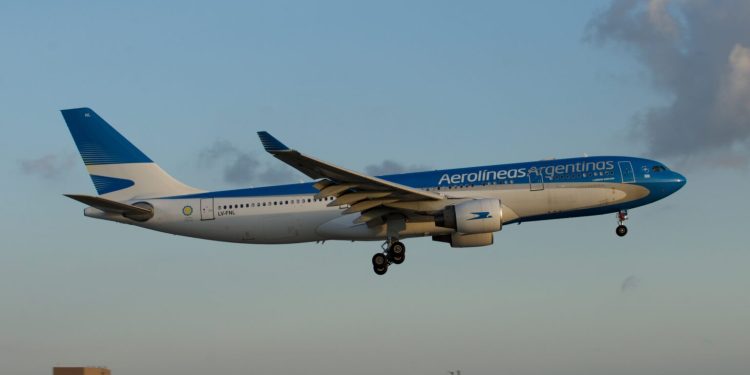 Aerolineas argentinas airbus a330 200 lv fnl 15203360984 1536x1024