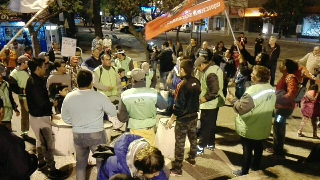 Municipales se manifestaron en el centro de la ciudad (6)