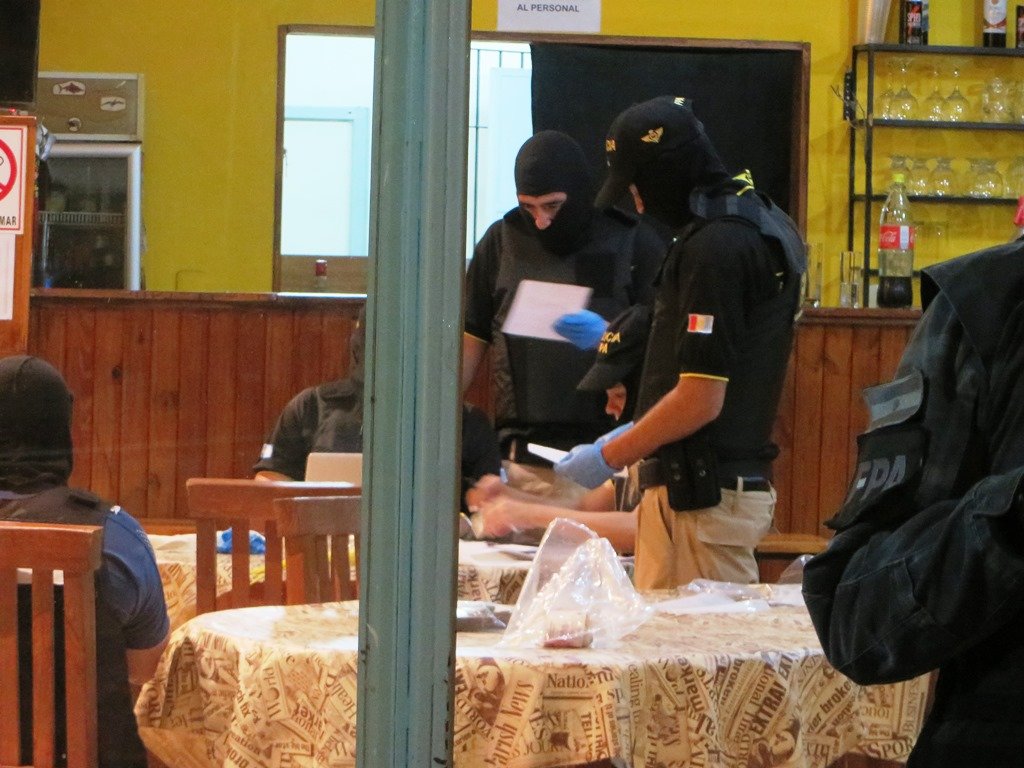 Operativo fpa colonia caroya allanamientos cam 30 11 18 (7)