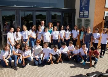 Alumnos escuela proa colonia caroya