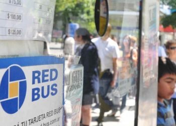 Red bus sin carga en kioscos