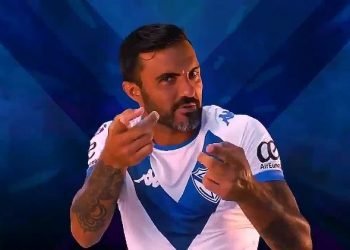 Los jugadores de velez bailaron la chola en un videp.jpg 1057082476