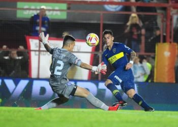 Chavez le tapa el gol a pavon