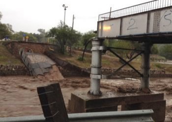 Crecida jesús maría, puente destruido 01 11 13 (2)