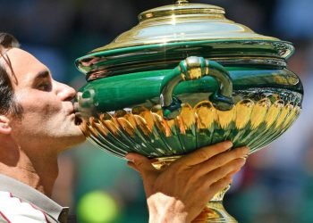Federer, siempre en halle