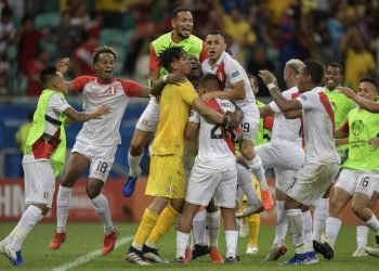 Peru a semifinales