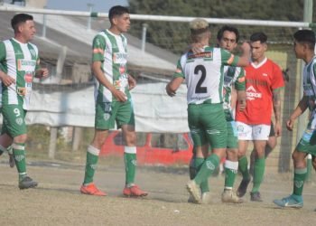 Vásquez festeja uno de sus goles