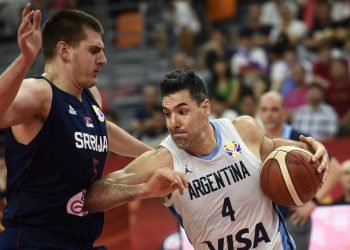 Enorme partido del capitan scola