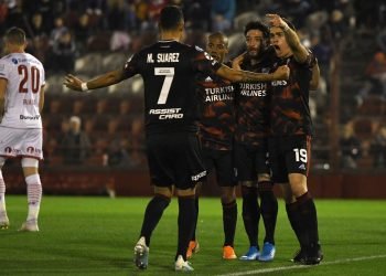 River se floreo ante el globo