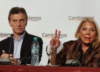 Macri con carrio