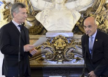 Archivo macri y arribas durante el juramento de 2016 967457