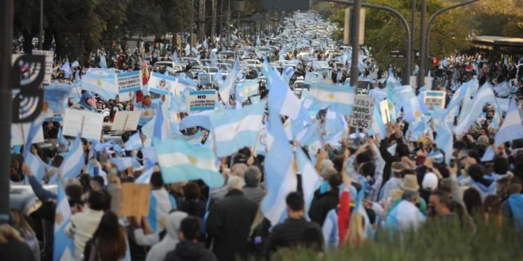 Gentileza la voz del interior