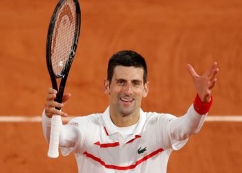 Djokovic sigue a paso firme