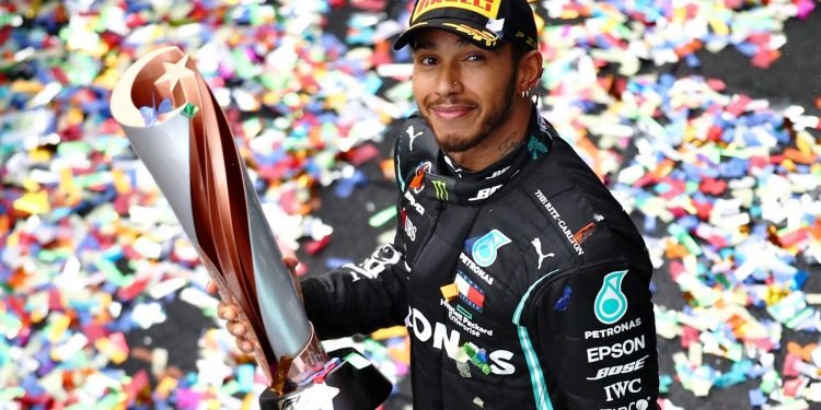 Lewis, campeon