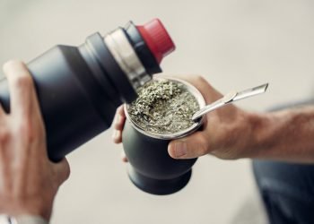 Como cebar un mate