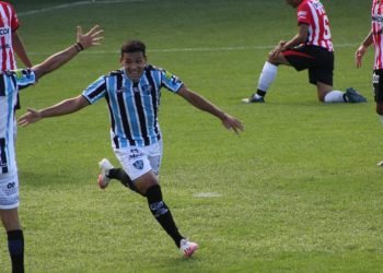 Almagro vencio a la gloria