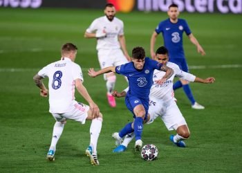 Pulisic maniobra ante jugadores del madrid