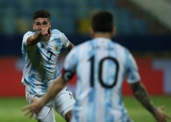 De paul celebra con messi