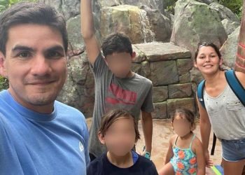 Ldr2aqe4j5g45moloa32s2iuhq