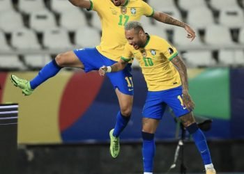 Paqueta y neymar en el festejo.jpf