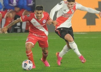 Florentin aguanta la pelota ante klw3q9 5n 1256x620 1