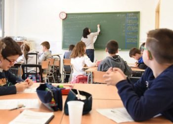 Si la curva contagio no asciende agosto y septiembre podrian volver las clases presenciales pero alternancias