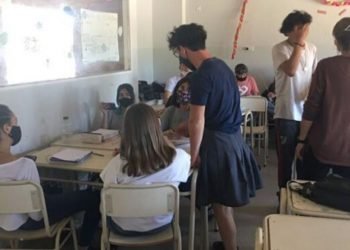 Alumno pollera calor carlos paz escuela