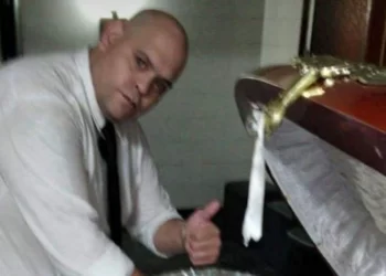 Multimedia.normal.98801b637bfc2c1f.456d706c6561646f2066756e657261726961206361736f204d617261646f6e615f6e6f726d616c2e77656270