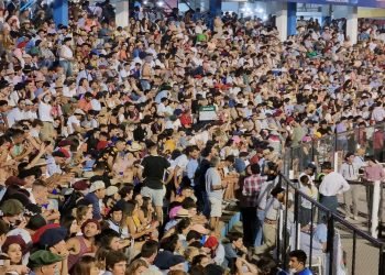 Lleno total en el anfiteatro en la noche del viernes