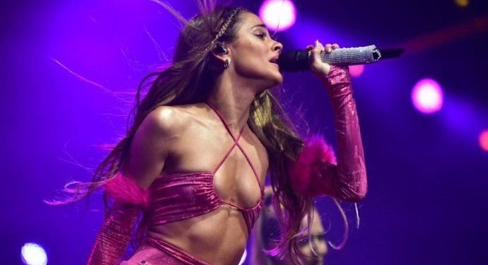 Tini deslumbró a sus fans otra vez en el anfiteatro de villa maría