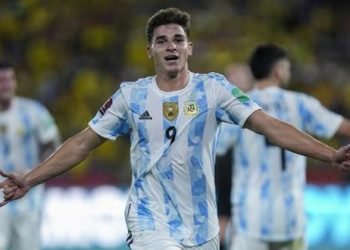 Julián Álvarez anotó para la selección argentina en su primer cotejo como titular
