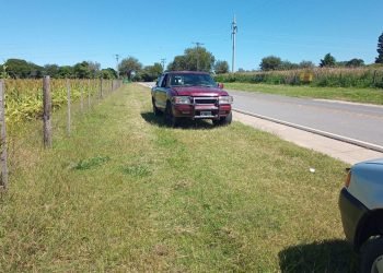 Detienen tres jóvenes que habían robado una camioneta mientras que un cuarto se dió a la fuga y lo lograron detener a los metros