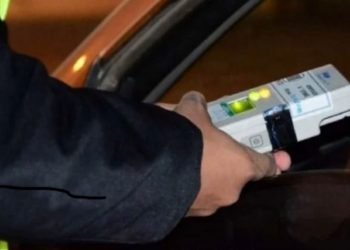 Una mujer golpeó a personal de Guardia Urbana mientras realizaban control de alcoholemia