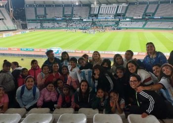 Niñas de jesús maría viajaron al kempes a ver la selección femenina de fútbol