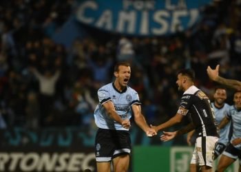 Novaretti anotó el gol del triunfo de belgrano para seguir en la cima de la primera nacional