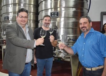 El Presidente del Instituto Nacional de Vitivinicultura visitó Colonia Caroya