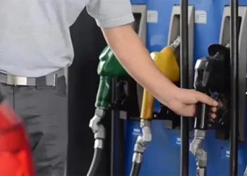 Estacion servicio generica combustible nafta surtidores