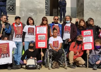 Multimedia.normal.b6fd7003e4dbbd68.436f6e666572656e636961206465207072656e736120706f7220536f6c2c20415f6e6f726d616c2e77656270