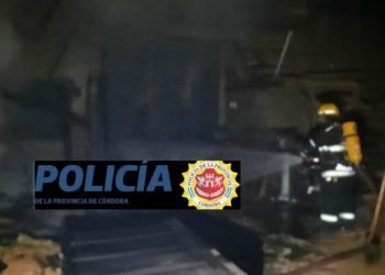 Incendio estructural en una ex carpintería de Colonia Caroya