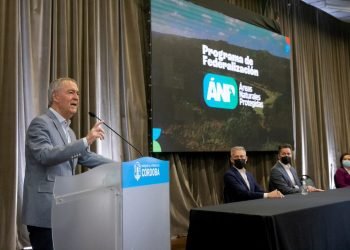 Se firmaron convenios con municipios, comunas y el sector académico para el cuidado del medio ambiente