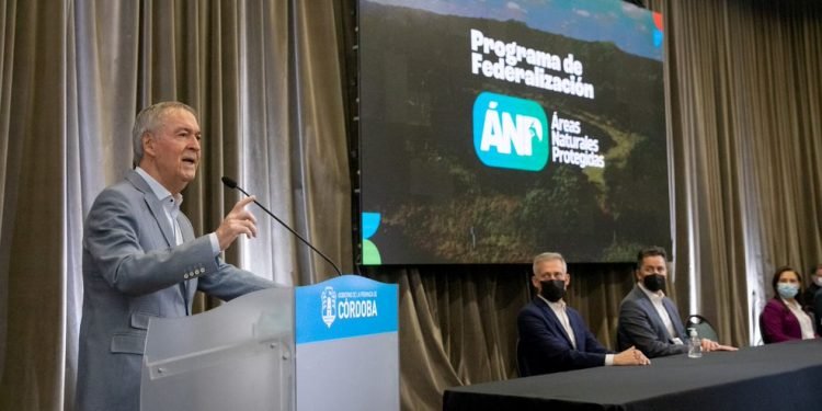 Se firmaron convenios con municipios, comunas y el sector académico para el cuidado del medio ambiente