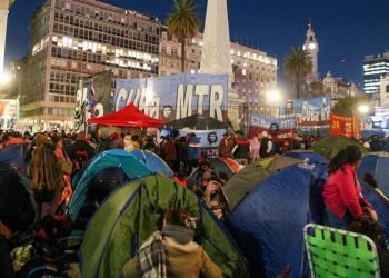 Acampe en plaza de mayo 20220810 1400686