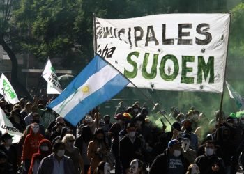 Multimedia.normal.84d64dda345574b3.4d61726368612053756f656d2034206279207072656e73615f6e6f726d616c2e6a7067