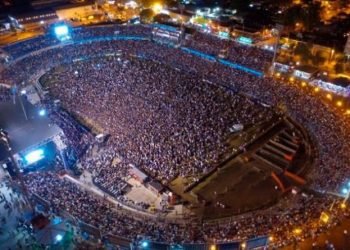 Venta de puestos gastronómicos dentro del predio del Anfiteatro José Hernández