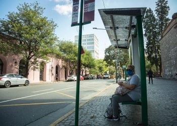 Multimedia.normal.91ae38ee9d9e21ba.436f76696443626120427573205061726164617320c2a92032303230204a61765f6e6f726d616c2e6a7067