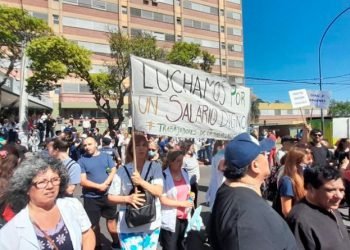 Conflicto salarial paro movilizacion salud hospitales cordoba