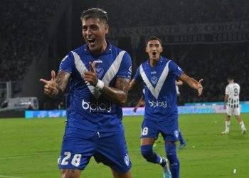 Vélez le amargó la noche a Talleres en un Kempes colmado