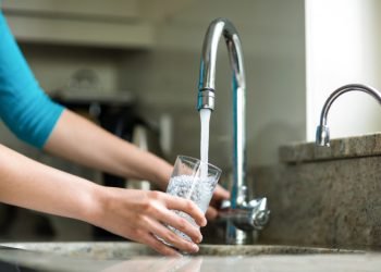 Cómo purificar el agua potable en casa